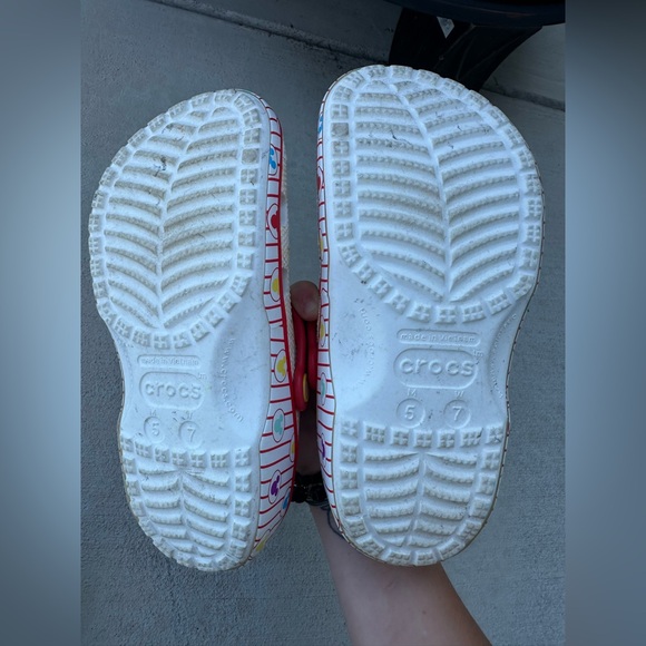 Disney Popcorn Crocs, women size 7 - Picture 7 of 7